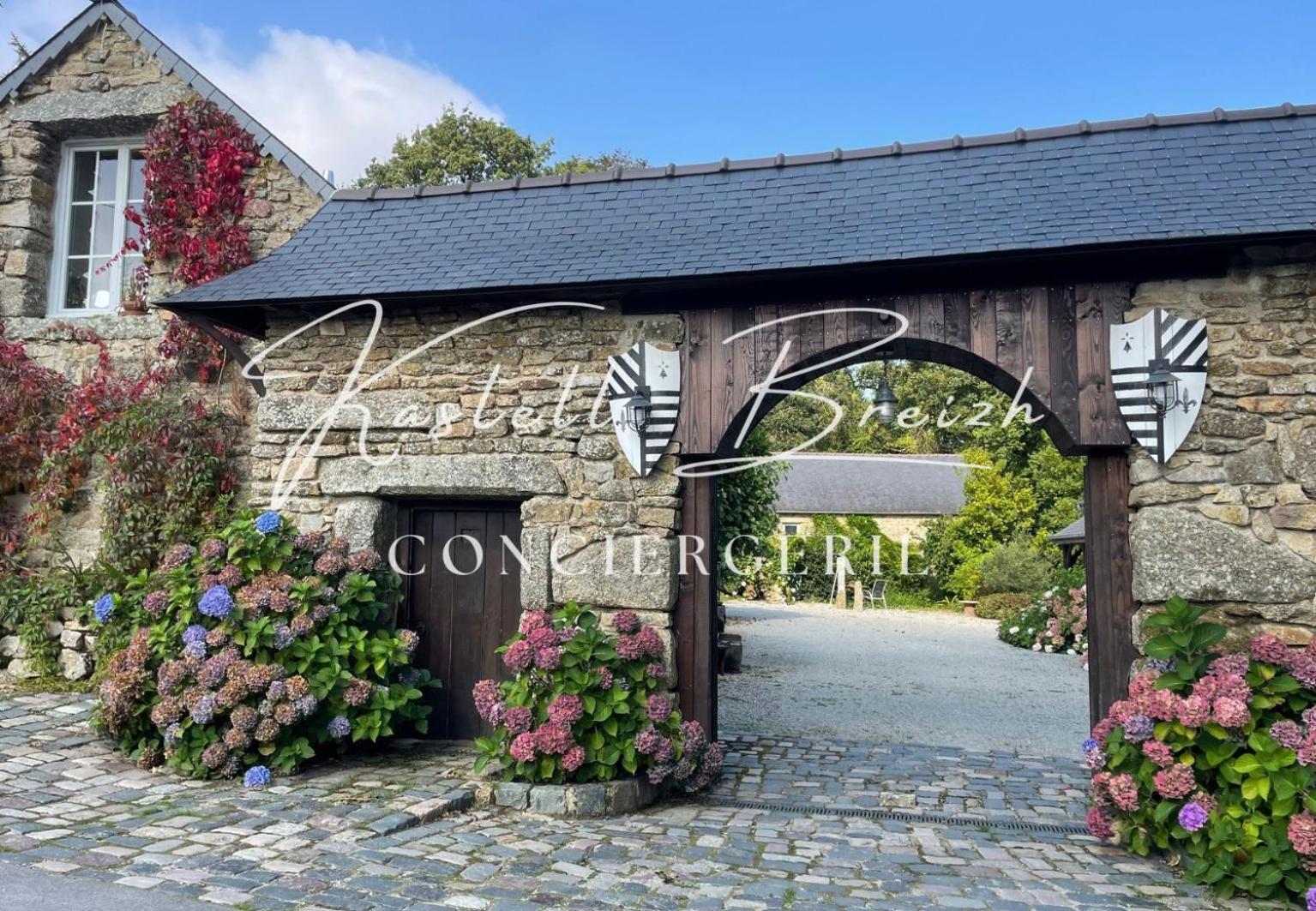 La Familiale Du Manoir De Kerollivier Villa Saint-Gilles-Pligeaux Exteriör bild